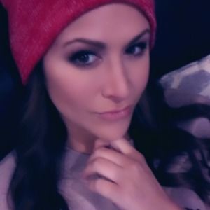 Meet your Posher, Kelli r